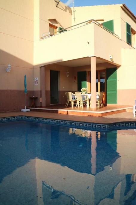 Spectacular Villa With Swimmingpool In Cala Blanca กาลาบลังกา ภายนอก รูปภาพ