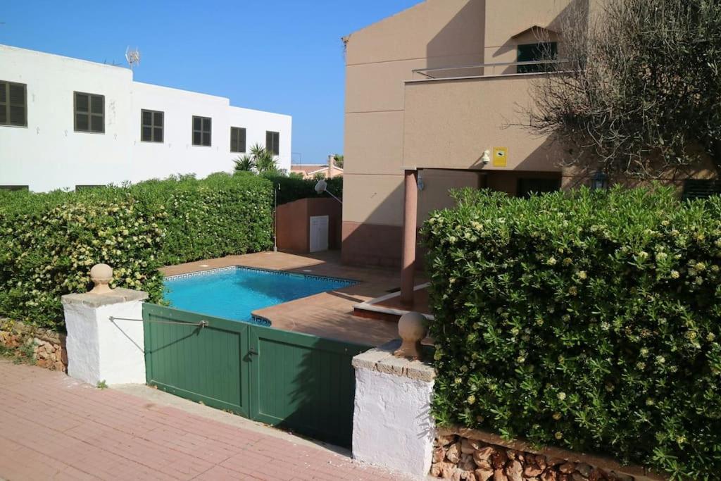 Spectacular Villa With Swimmingpool In Cala Blanca กาลาบลังกา ภายนอก รูปภาพ